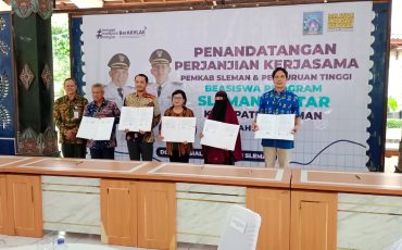UKDW Partners with Sleman Regency Government Through the Sleman Pintar Scholarship Program 2