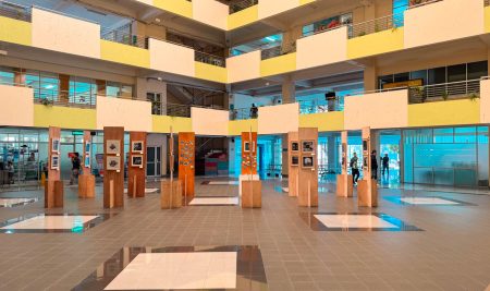 Pameran Lux 2026, Mahasiswa Arsitektur UKDW Eksplorasi Cahaya melalui Fotografi Arsitektur