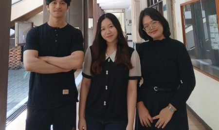 Tim Triple A UKDW Raih Juara 1 Solve-It Challenge 2026 Lewat Inovasi AI Applify