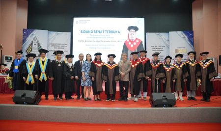UKDW Kukuhkan Prof. Anton sebagai Guru Besar Termuda UKDW, Soroti Peran AI dalam Analisis Teks dan Pendidikan