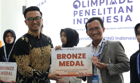 Mahasiswa PBI UKDW Raih Bronze Medal Olimpiade Penelitian Indonesia 2026 Lewat Riset AI dan Etika Akademik